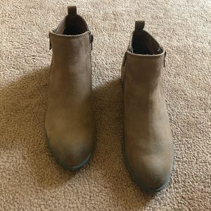 NWOT Brown Boots